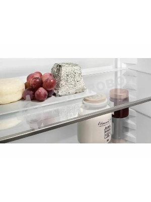 Встраиваемый холодильник Liebherr Pure, высота 82-88 см, door-on-door, с морозильным отделением, сенсорная электроника внутри камеры.