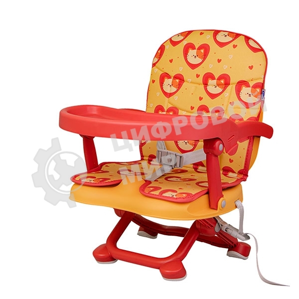 Стульчик для кормления BQ BCH012 Cat in a heart. Стульчик-бустер BQ BCH012. Гипоалергенные безопасные материалы/Съемный чехол из экокожи. Удобный, устойчив к загрязнению и легко моется/Съемная столешница/Безопасность малыша: устойчивая конструкция, нескользящие ножки, надежная фиксация на стуле, разделитель для ног для дополнительной фиксации/4 уровня высоты/Благодаря своей компактности, легкой сборке и наплечной лямке его можно брать с собой на природу, в гости или путешествие