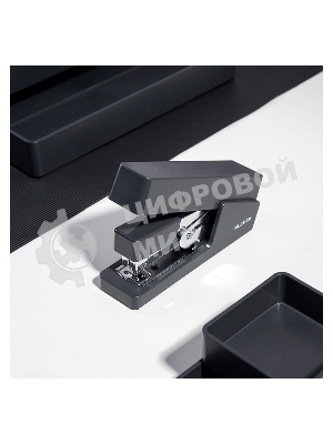 Степлер Deli ENS081BLACK Nusign 24/6 26/6 (25листов) черный 100скоб коробка