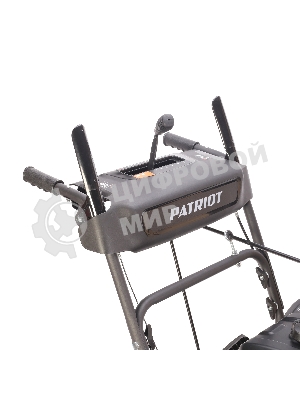 Снегоуборщик PATRIOT PRO 11 KX (коммунально-хозяйственный); 11 л.с., усиленный редуктор, безвоздушные колеса WE3, антиадгезионное покрытие ковша и желоба.