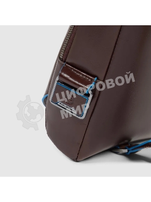 Рюкзак слинг мужской Piquadro Blue Square CA6898B2/MO красное дерево кожа