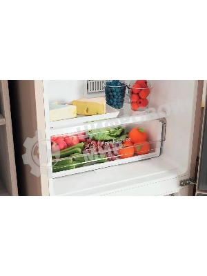 Холодильник Indesit ITR 4200 E бежевый двухкамерный 247/78л морозилка снизу