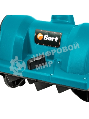 Снегоуборщик аккумуляторный Bort BSF-31 (АКБ и ЗУ в комплекте) (АКБ 18V Li-Ion, Ширина захвата 30 см, Высота захвата 15 см, Дальность выброса 0,5 м Вес 4 кг, 1х 4А·ч)