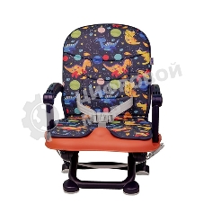 Стульчик для кормления BQ BCH012 Dinos. Стульчик-бустер BQ BCH012. Гипоалергенные безопасные материалы/Съемный чехол из экокожи. Удобный, устойчив к загрязнению и легко моется/Съемная столешница/Безопасность малыша: устойчивая конструкция, нескользящие ножки, надежная фиксация на стуле, разделитель для ног для дополнительной фиксации/4 уровня высоты/Благодаря своей компактности, легкой сборке и наплечной лямке его можно брать с собой на природу, в гости или путешествие