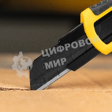 Нож Denzel 18 мм, сменное лезвие, SK4, корпус из ABS + TPR, торцевой зажим