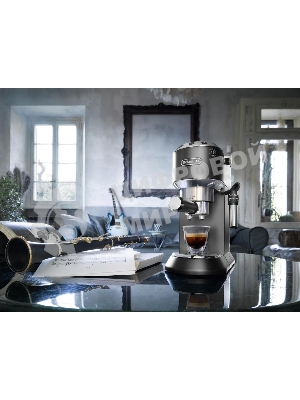 Кофеваркa рожковая DeLonghi EC 685 BK черный, исп. кофе - молотый/чалды, 1.1 л, 1350 Вт, 15 бар