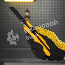 Нож Denzel 18 мм, сменное лезвие, SK4, метал. направляющая, винтовой фиксатор