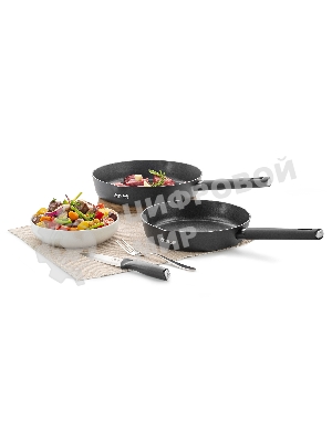 Сковорода Rondell Trumpf RDA-1342 круглая 24 см покрытие: Xylan Plus ручка несъемная (без крышки) черный