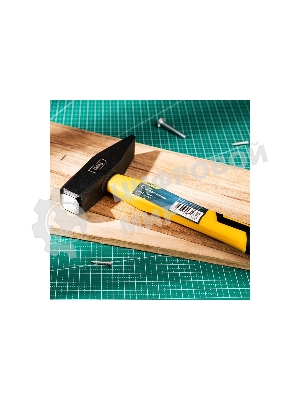 Молоток слесарный Deli DL442005 500 гр фибергласовая рукоять