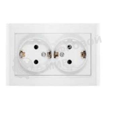 Розетка 2-м СП Бриллиант защ. шторки с заземл. бел. UNIVersal 7947540