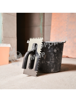 Гладилка нержавеющая Rexant 130х270 мм, зуб 8х8 мм, пластиковая ручка