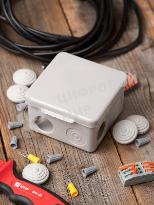 Коробка распределительная EKF КМР-030-031 с крышкой наружная (85х85х40) 8 мембр. вводов IP55