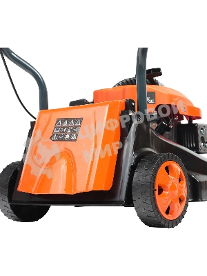 Газонокосилка бензиновая PATRIOT PT 40, 130сс, 3,5 л.с., 40 см, 35л. трав., пластик. дека,