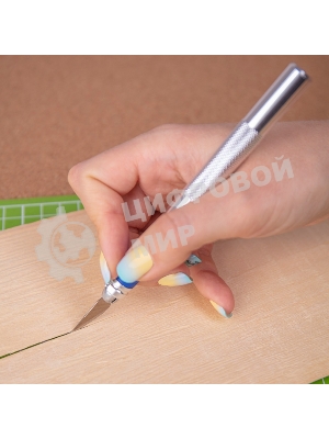 Нож с перовым лезвием (скальпель) Rexant