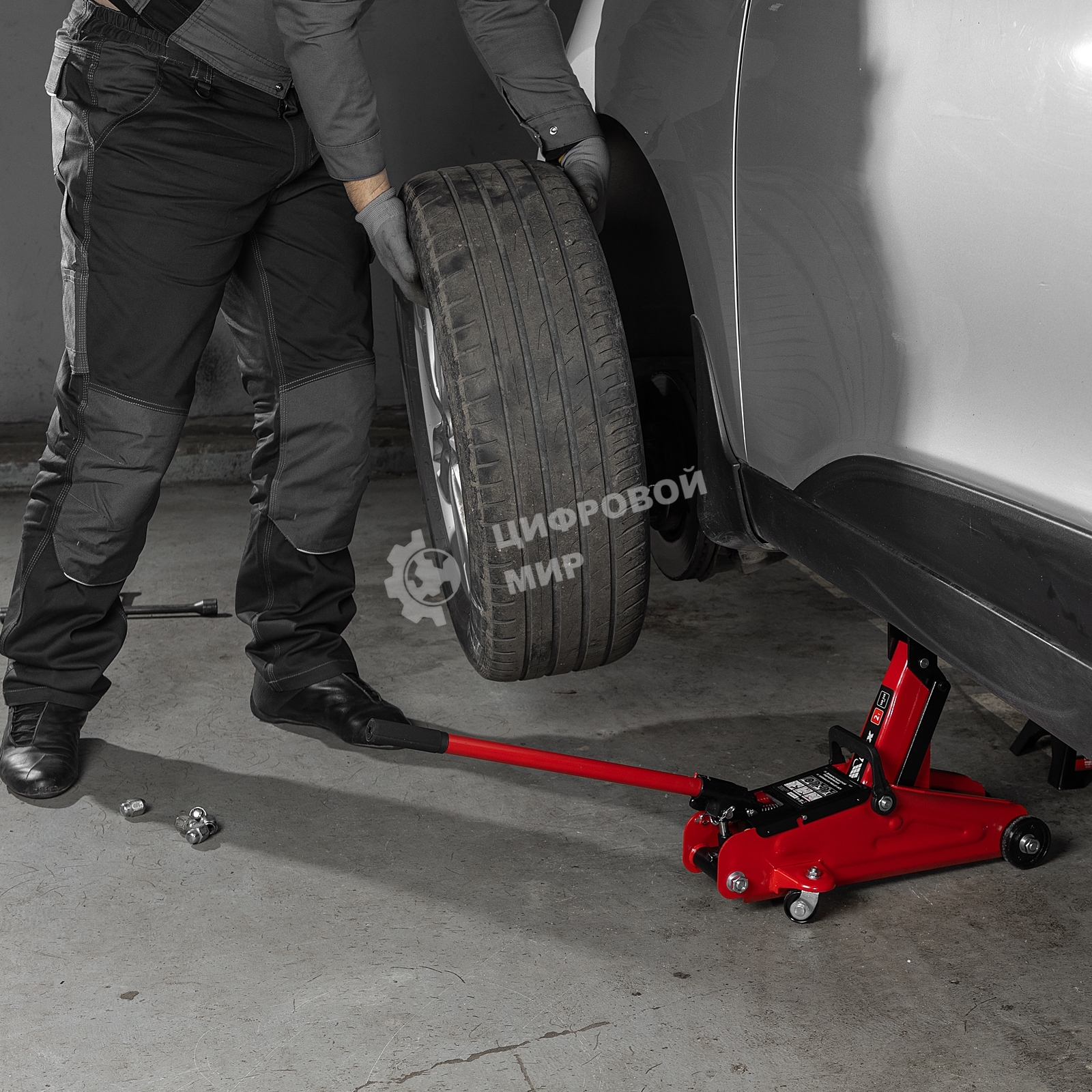 Домкрат гидравлический подкатной MTX 2 т, 140-340 мм