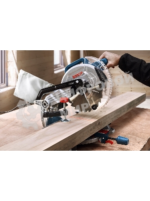 Торцовочная пила Bosch GCM 216