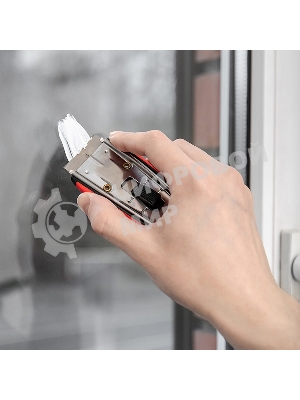 Скребок Rexant с выдвижным лезвием, обрезиненный корпус, 5 запасных лезвий в комплекте