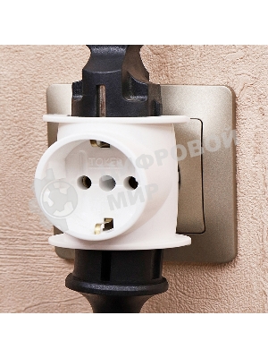 Набор тройников электрических универсальных Rexant 16 А, одно гнездо с заземлением, белый (2 шт./уп.)