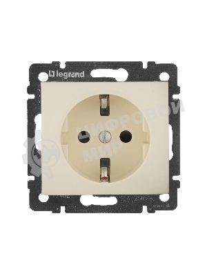 Розетка Legrand 774321 2К+3 со шторками, слон. кость Valena