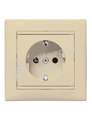 Розетка Legrand 774321 2К+3 со шторками, слон. кость Valena