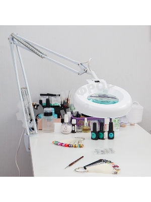 Лупа на струбцине круглая настольная Rexant 3Х с подсветкой, белая