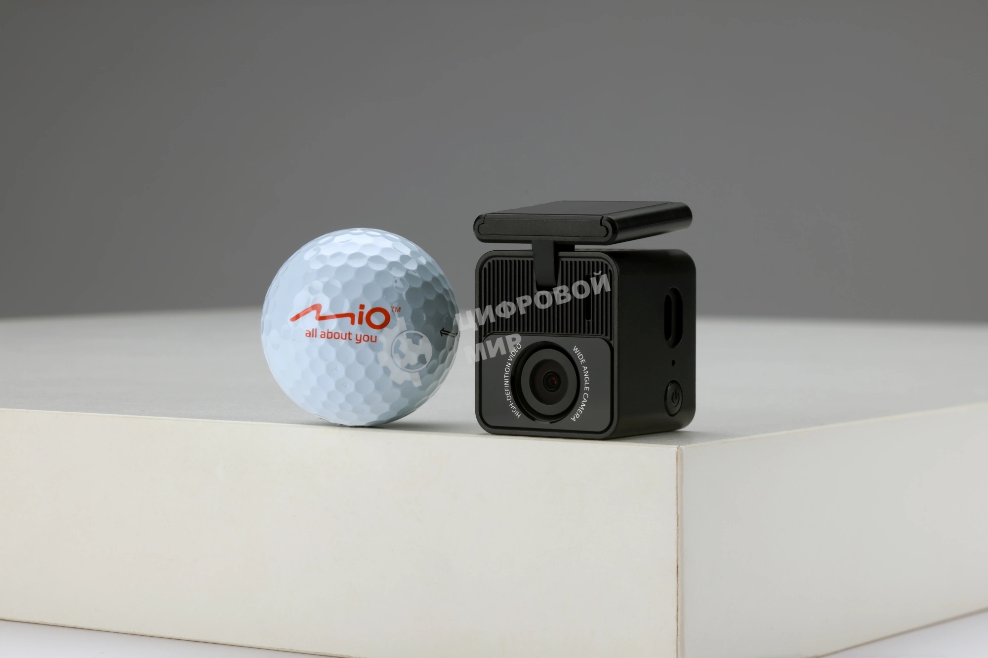 Видеорегистратор Mio MiVue J20 черный 4Mpix 1920x1080 1080p 150гр. SSC3337DE