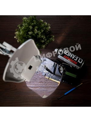 Лупа на струбцине Rexant, квадратная 3D+20D, с подсветкой 6 LED, серия EXPERT, белая