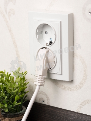 Розетка 2-ая, с/з,со шторками, 16А, СП Basic Минск белый