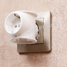 Тройник электрический Rexant универсальный 16 А одно гнездо с заземлением белый