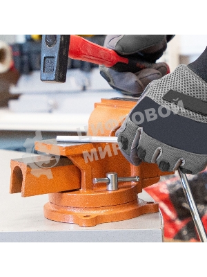 Тиски слесарные Sparta 100мм поворотные с наковальней