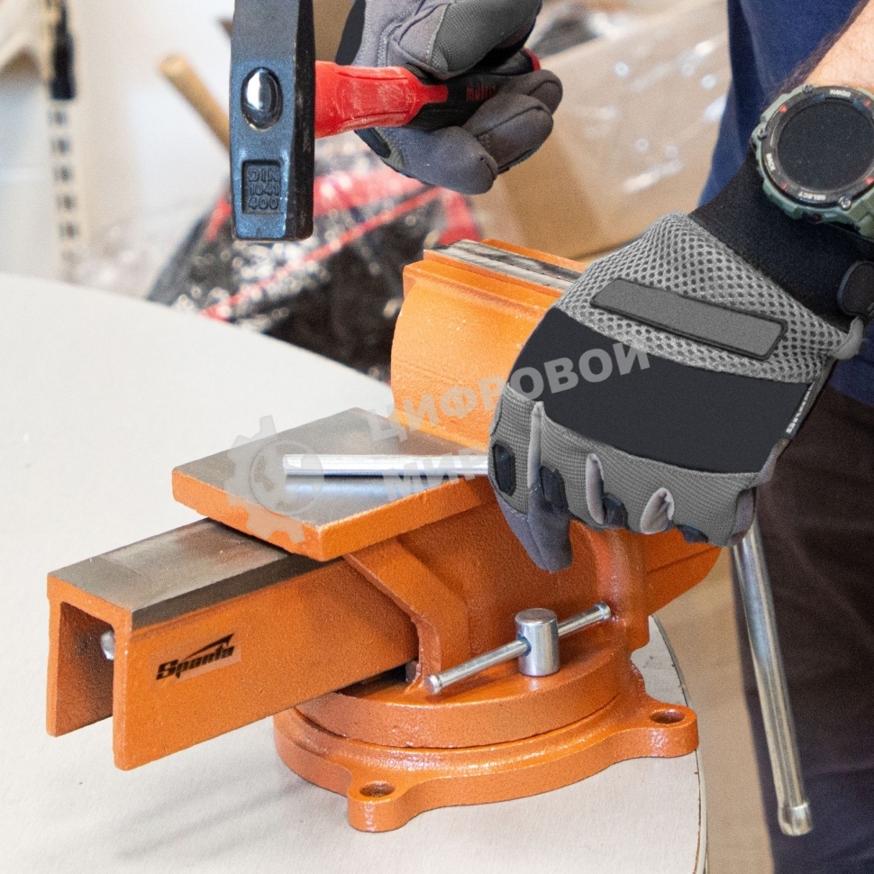 Тиски Sparta слесарные 150мм поворотные с наковальней