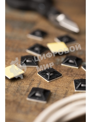 Площадка EKF plc-20x20-b самоклеящаяся (20х20 мм.) черная (100 шт.) EKF