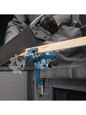 Тиски слесарные Сибртех, настольные, поворотные, ширина рабочих губок 50 мм, наковальня