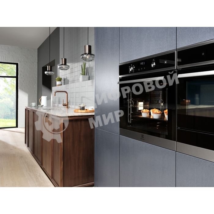 Электрический духовой шкаф Electrolux с конвекцией, приготовление на пару,объем 72 л, утапливаемые переключатели, 10 режимов, автопрограммы, очистка пиролитическая, 3 стекла в дверце, направляющие проволочные + телескопические (1 уровень), термощуп