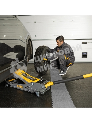 Домкрат гидравлический подкатной Denzel 3,8 т, 110-580 мм, быстрый подъем, низкий подхват, проф.