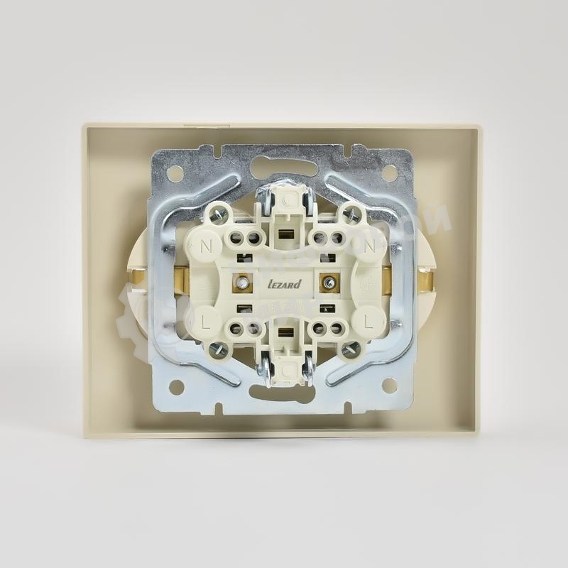 Розетка 2-м СП KARINA термопласт с заземл. крем. LEZARD 707-0300-127B